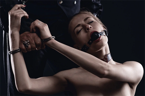 西檬之家-恋足癖是什么？BDSM字母圈新人入圈指南